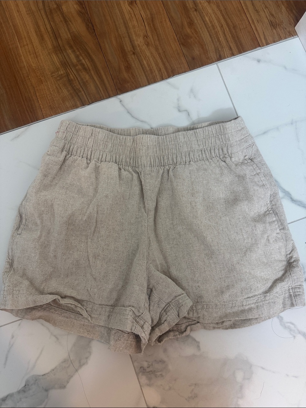 Old Navy High-Waist Linen-Blend Shorts — Light Beige